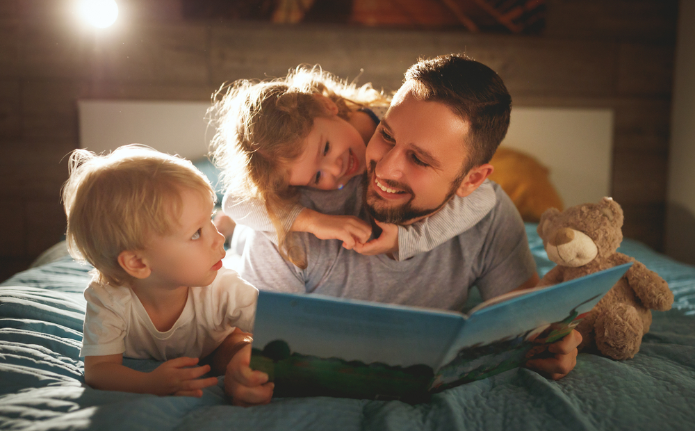 7 tips to help you develop an appropriate bedtime routine for multiple kids.